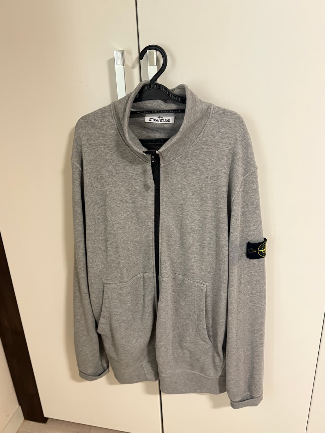 [2XL] 스톤아일랜드 23SS 스웻집업 상품이미지1