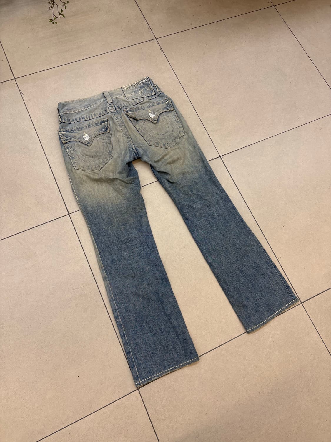 트루릴리전 BIG T ROW 세미 부츠컷 데님 상품이미지2