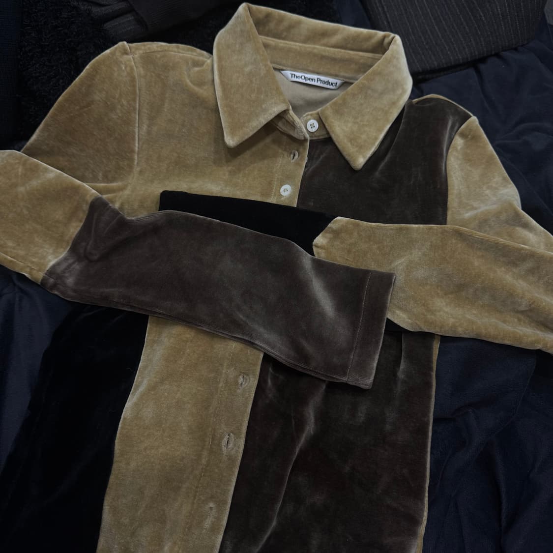더 오픈 프로덕트(OPEN YY) 벨벳 핏 셔츠 상품이미지2