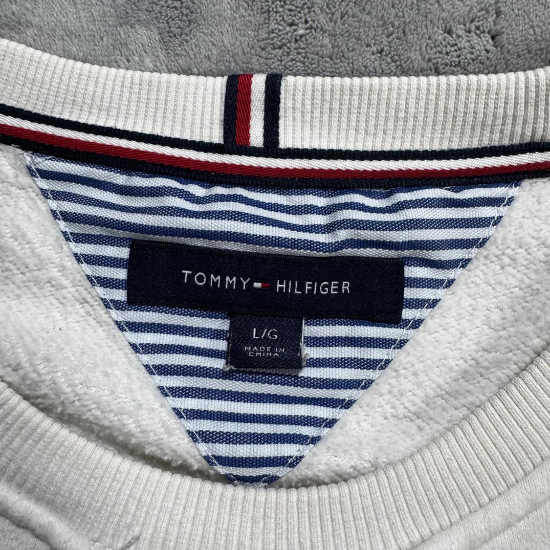 타미힐피거 빅로고 화이트 맨투맨 상품이미지3