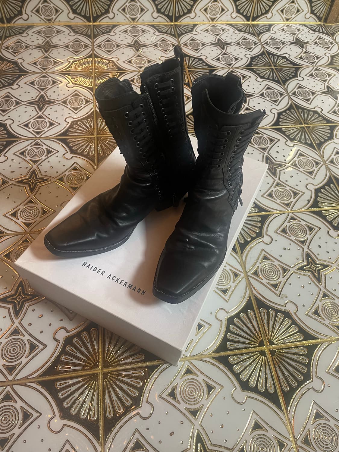 하이더 아커만 쿠반힐 아일릿 부츠 상품이미지1