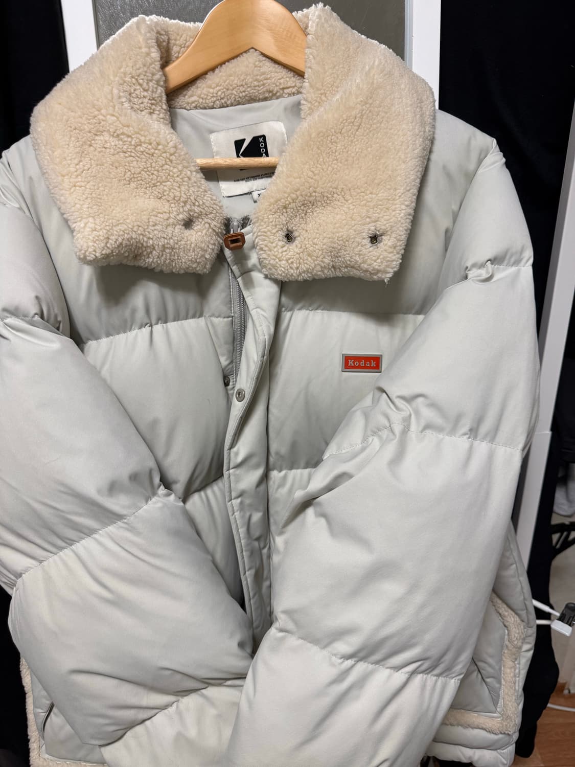 코닥 덕다운 숏패딩 XL사이즈 아이보리컬러 상품이미지3