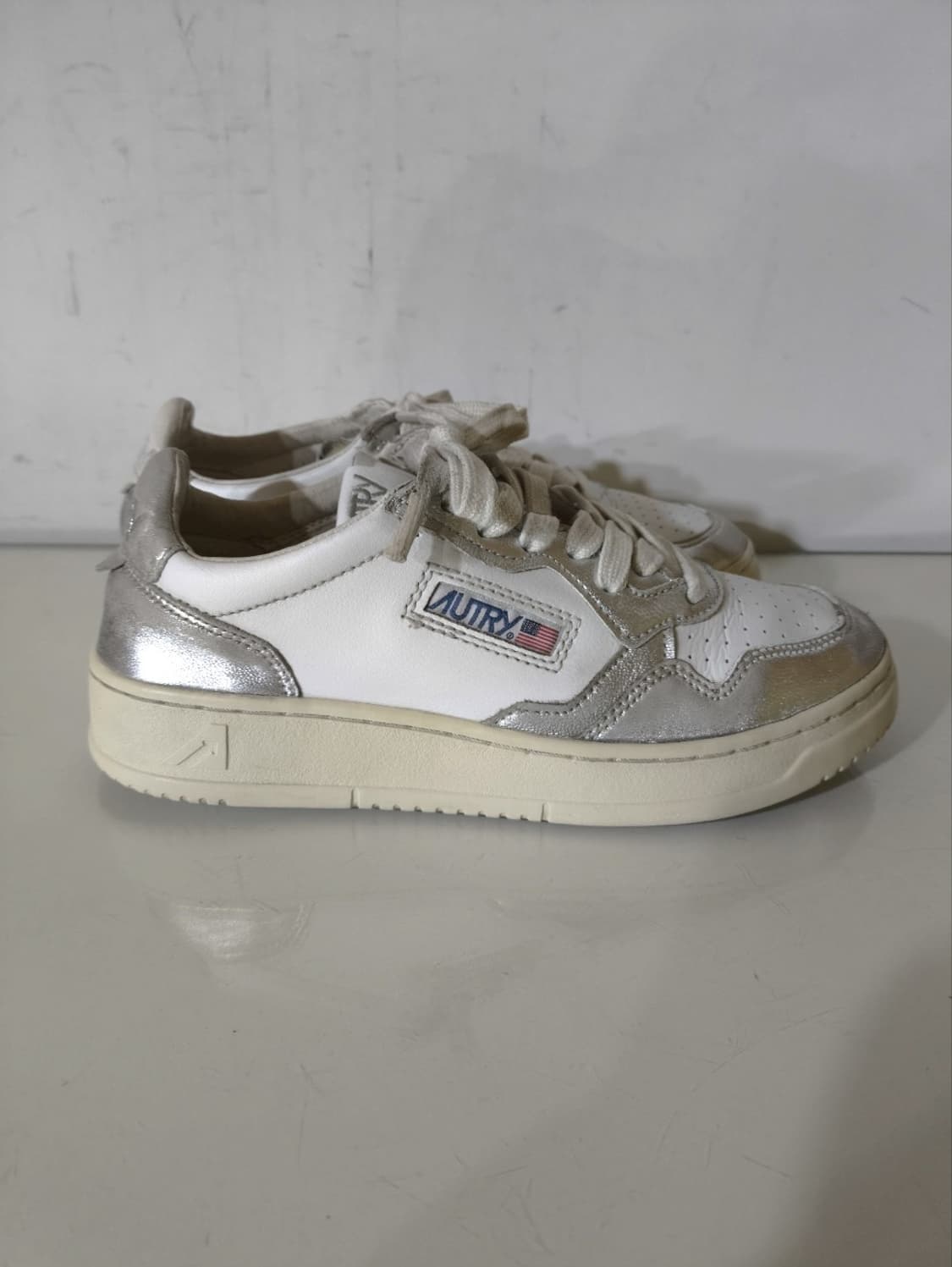 38 240mm 오트리 메달리스트 스니커즈  상품이미지2