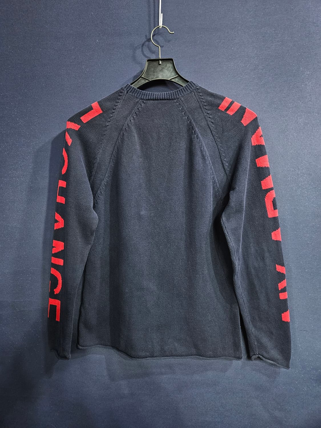 아르마니 익스체인지 프린팅 네이비 남성 슬림핏 95 빈티지 니트 상품이미지2