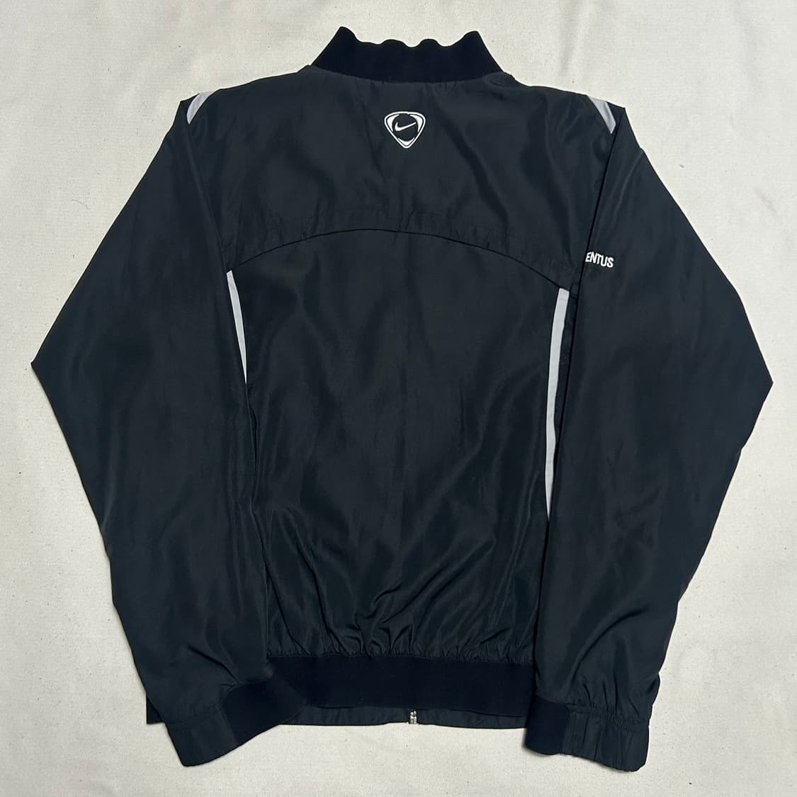 M 나이키 유벤투스 블랙 바람막이 상품이미지3