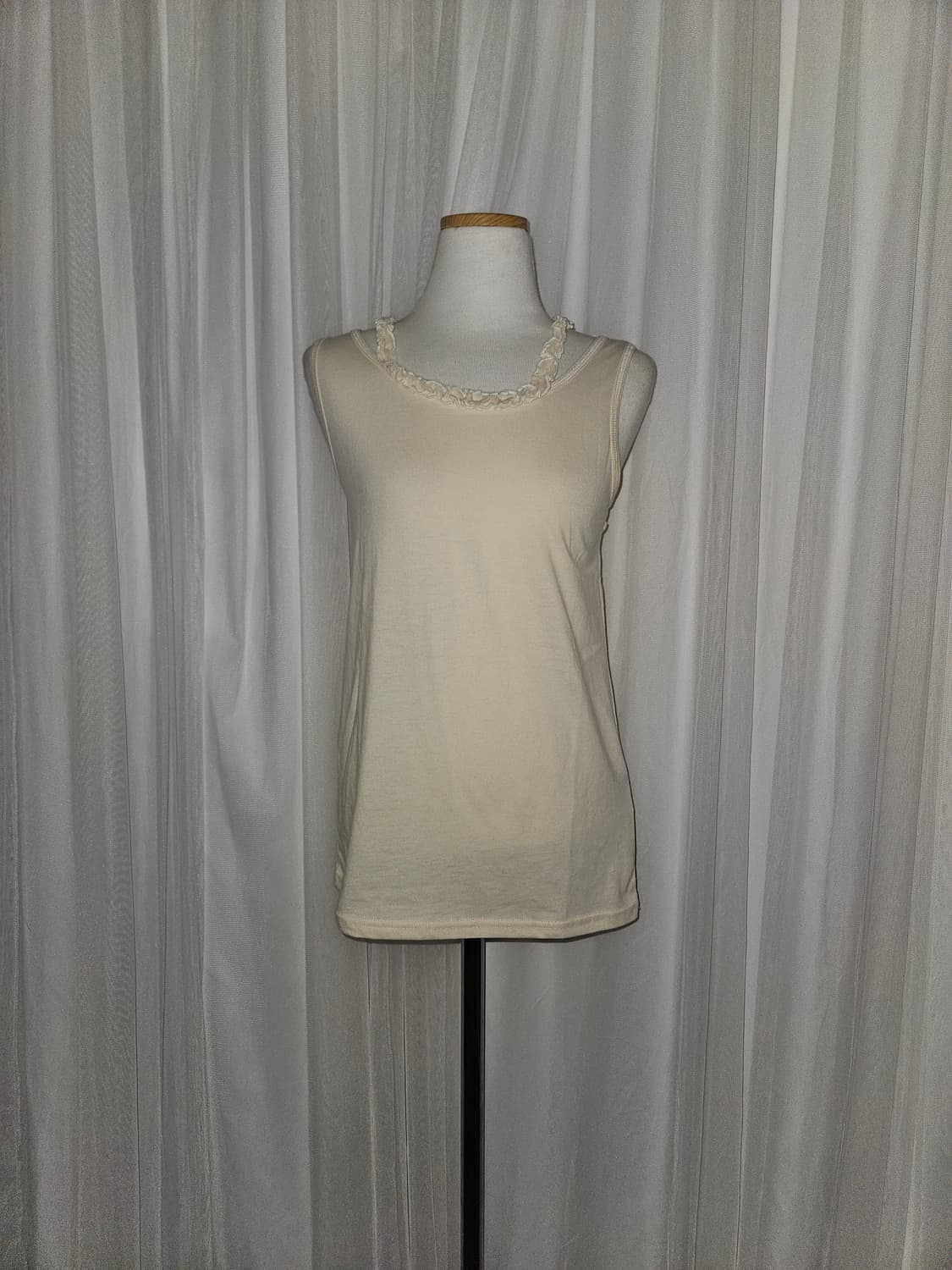 the emporium 레이스 베이지 모리걸 나시 상품이미지1