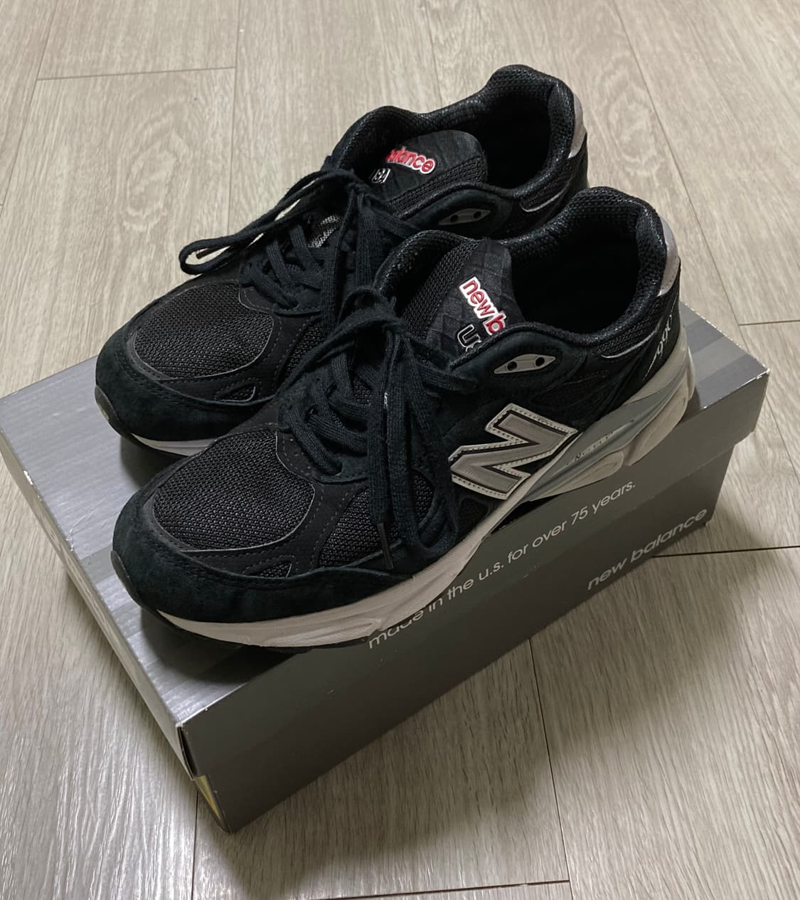 뉴발란스 990v3 블랙 260사이즈 판매해요! 상품이미지1