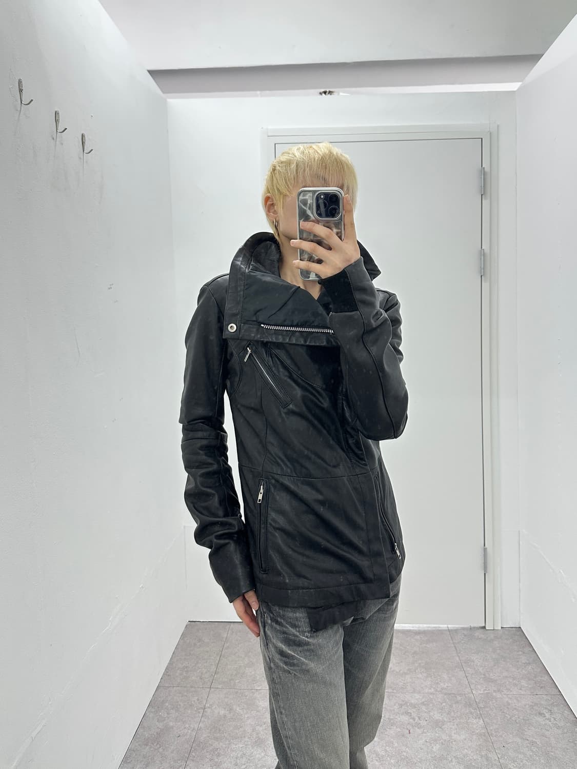 Asymmetric High-Neck Lambskin Leather Ja 상품이미지9