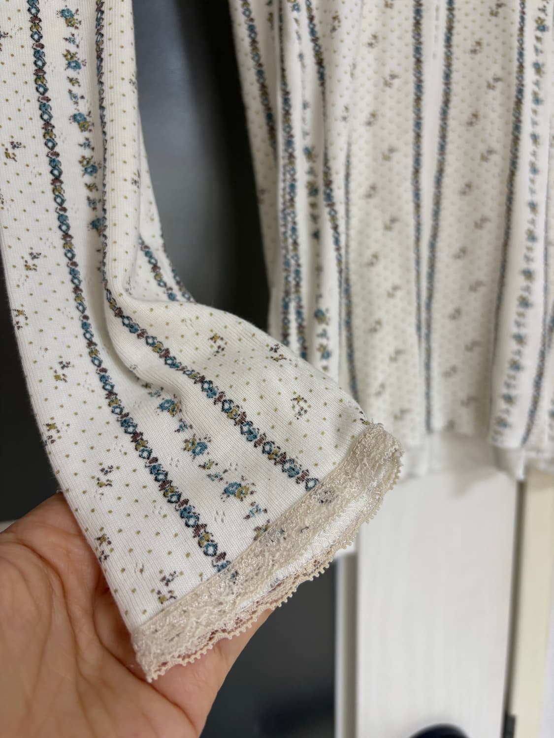 아이보리 플라워 도트 티셔츠 상품이미지3