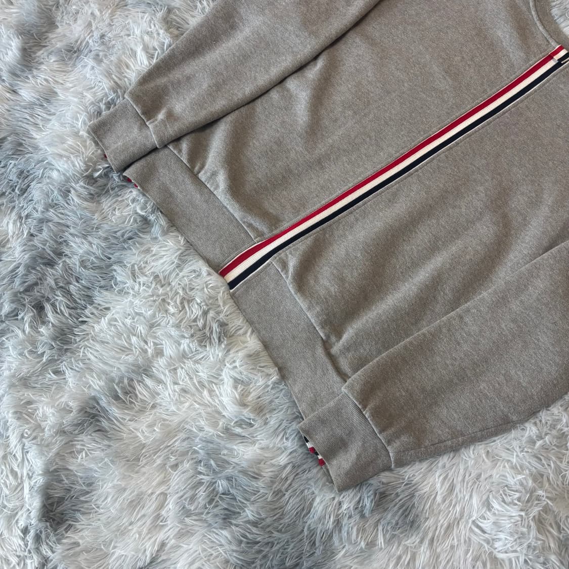 [2 Size] 톰브라운 백삼선 맨투맨 상품이미지2