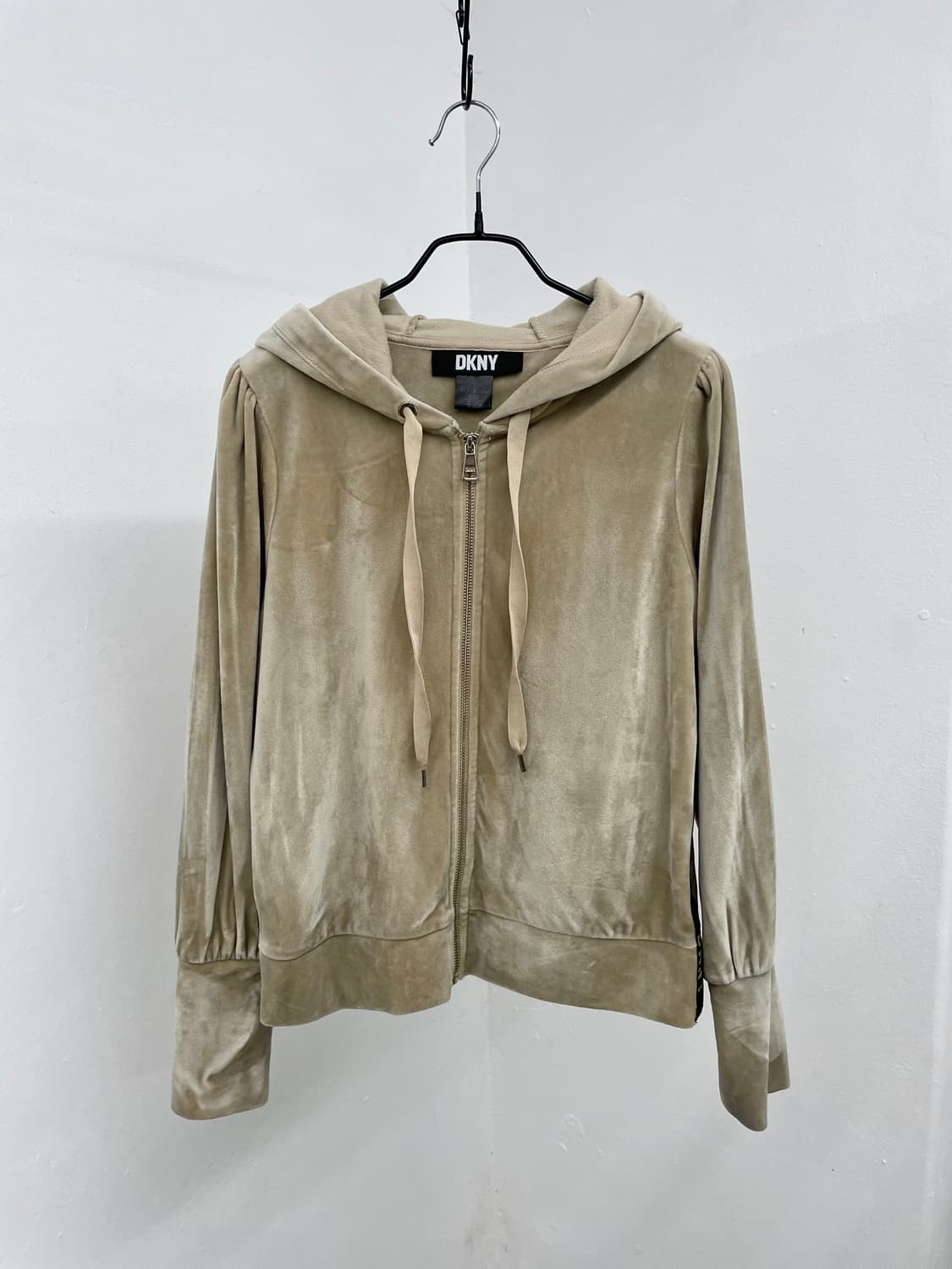 dkny 벨벳 로고 후드집업 상품이미지4