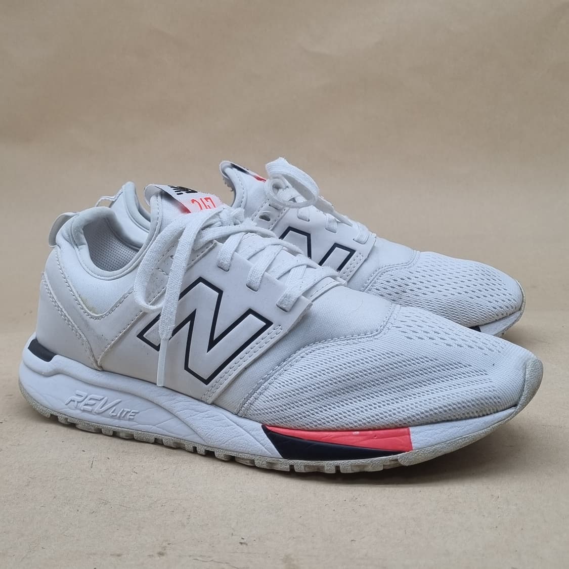 뉴발란스 247 여성 운동화230 상품이미지1