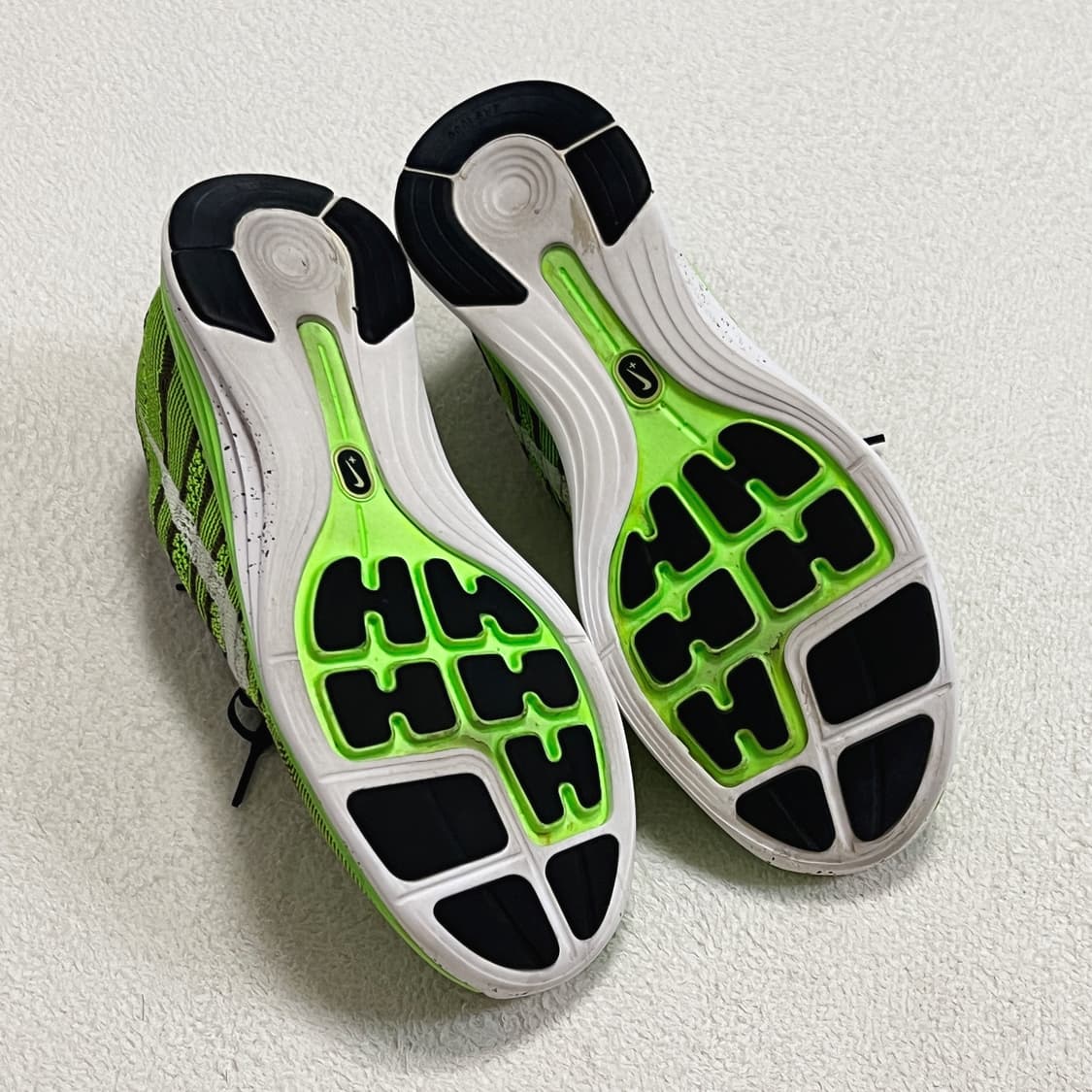 나이키 플라이니트 루나1+ 일렉그린 상품이미지6