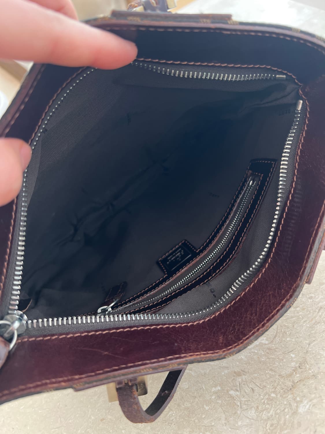 펜디 주키노 FF 로고 캔버스 숄더백 상품이미지4