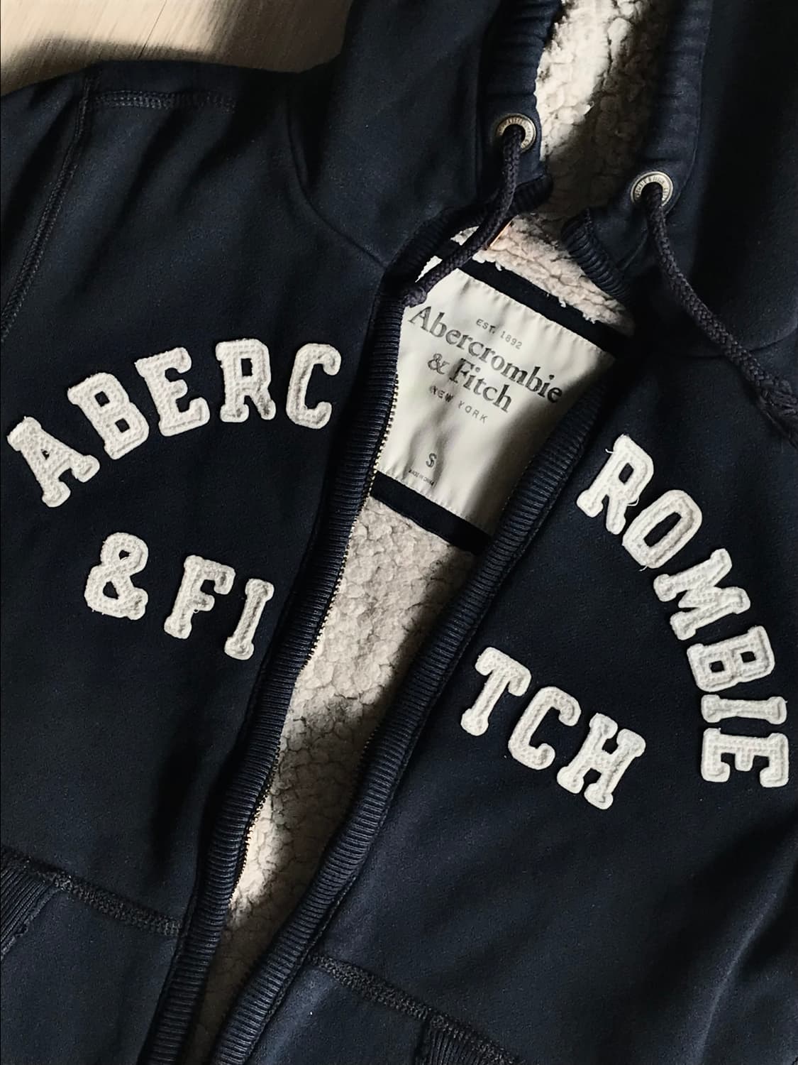 아베크롬비 스펠로고 울프죠 후드집업 상품이미지3