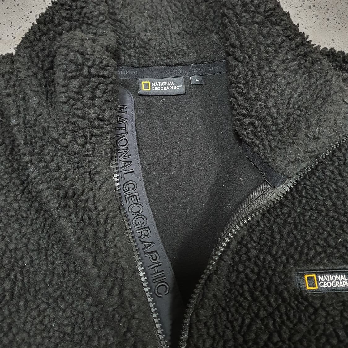 ✨ (바배) 내셔널 지오그래픽 뽀글이 플리스 블랙 집업 상품이미지3