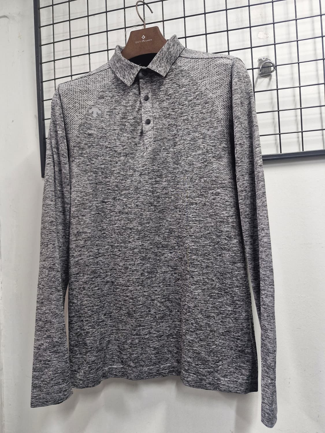 100L 데상트 골프 기능성 긴팔 카라티. 상품이미지3