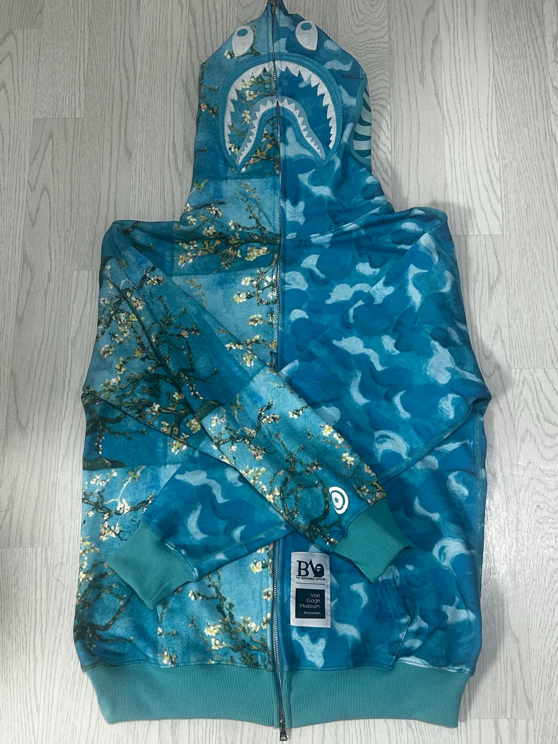 베이프 X 반고흐 후드집압 상품이미지2