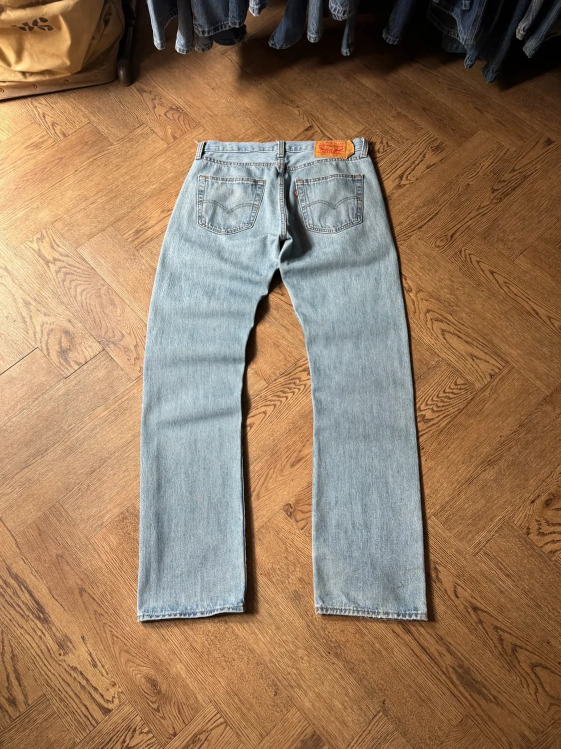 [33]리바이스 501 라이트블루 워싱 스트레이트 데님 팬츠 상품이미지1