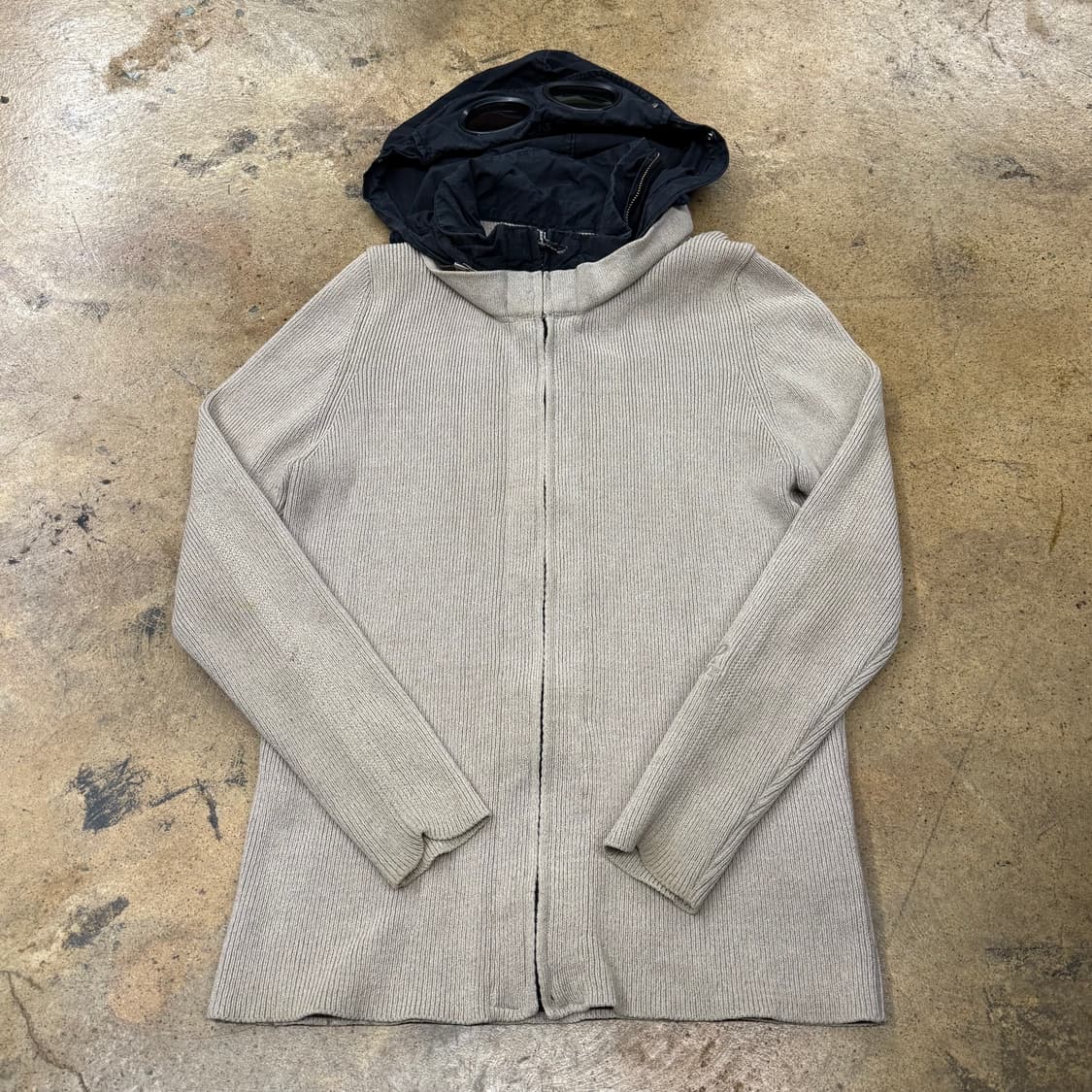 [정품/95] C.P. 컴퍼니 고글 후드 니트집업 베이지 b14 상품이미지2