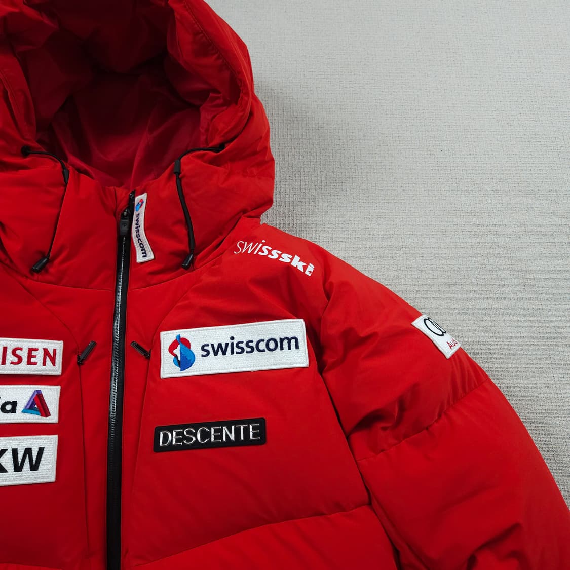 데상트 아우디 스위스 스키 패딩 상품이미지4