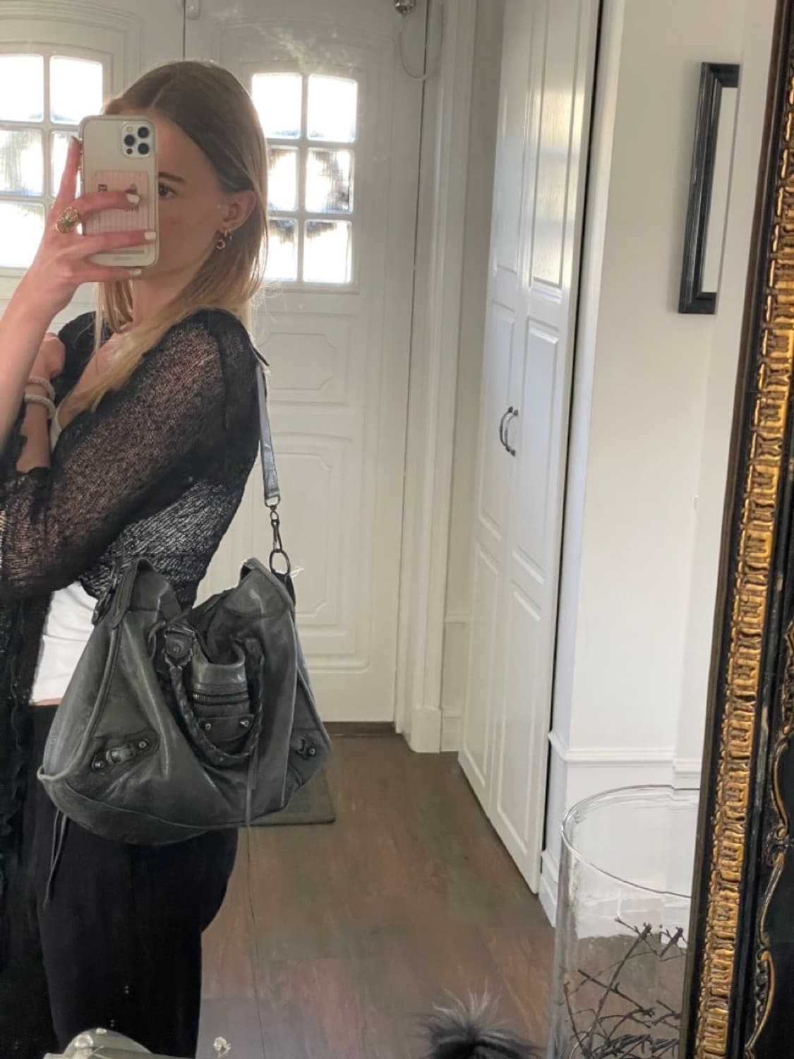 발렌시아가 클래식 모터백 스톤그레이 L 상품이미지8