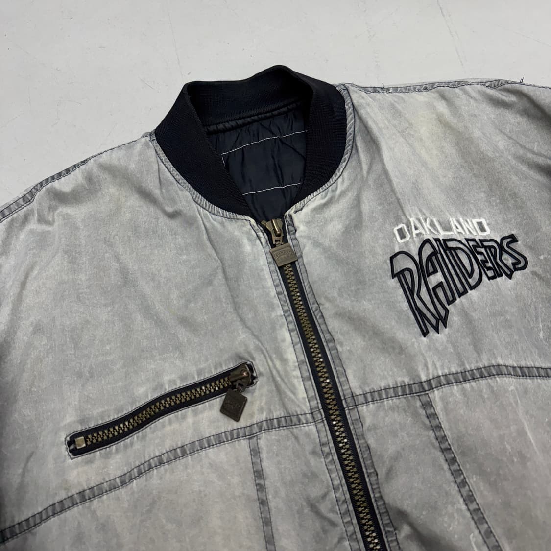 넛맥 90s NFL 오클랜드 레이더스 스톤워싱 항공 자켓 상품이미지4