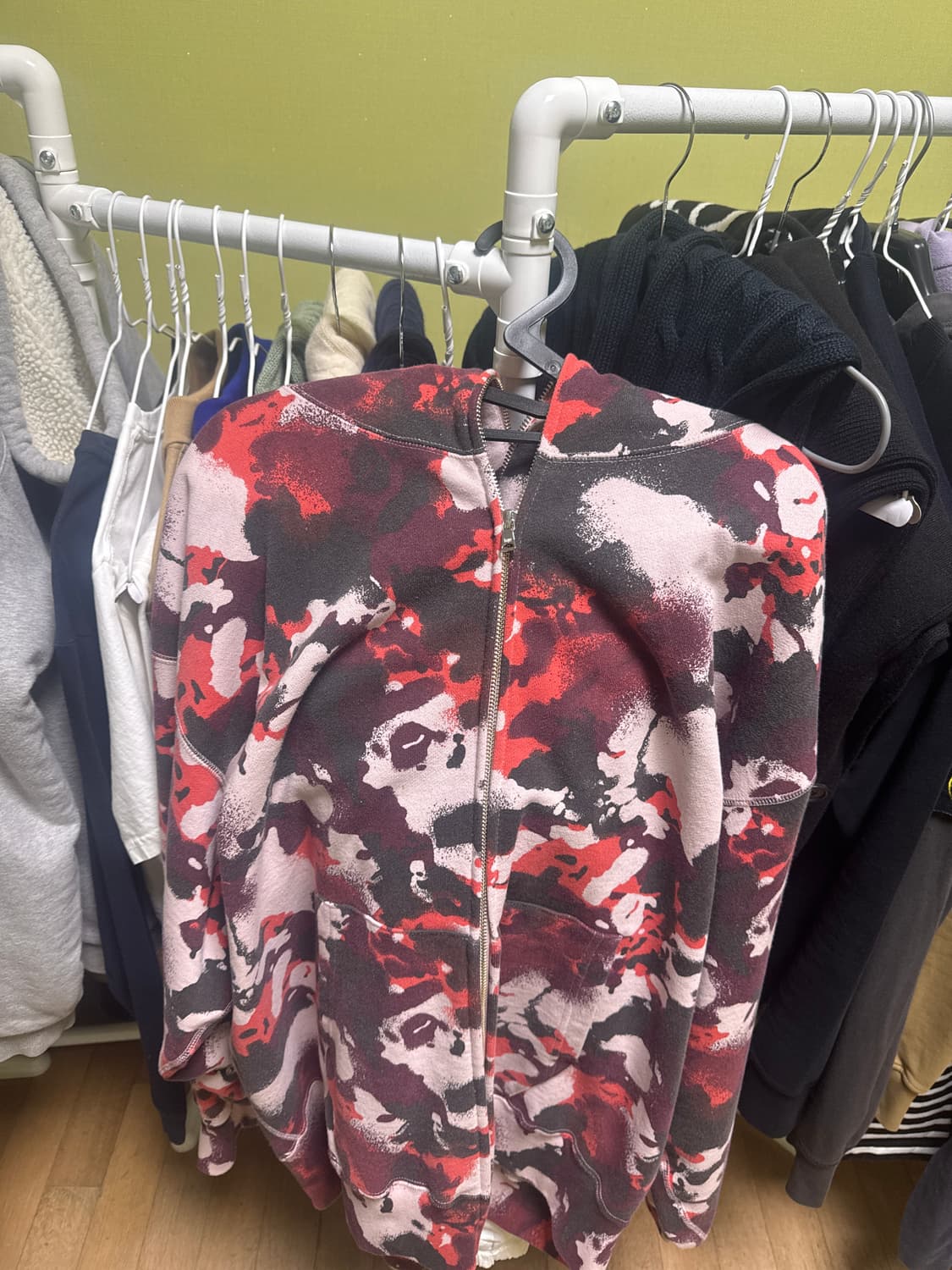 s급 베이프 맵 카모 샤크 릴릭스드 핏 풀 집 후드 레드(쇼핑백 포함) 상품이미지1