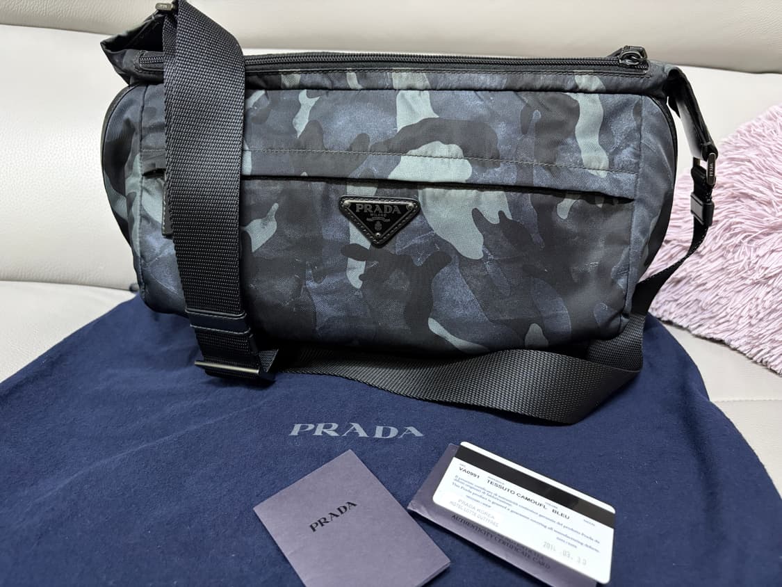 프라다 바이커백 카모 라지 VA0991 상품이미지1