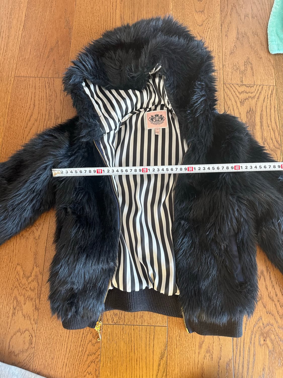 쥬시 꾸뛰르 블랙 퍼 후드 자켓 상품이미지4