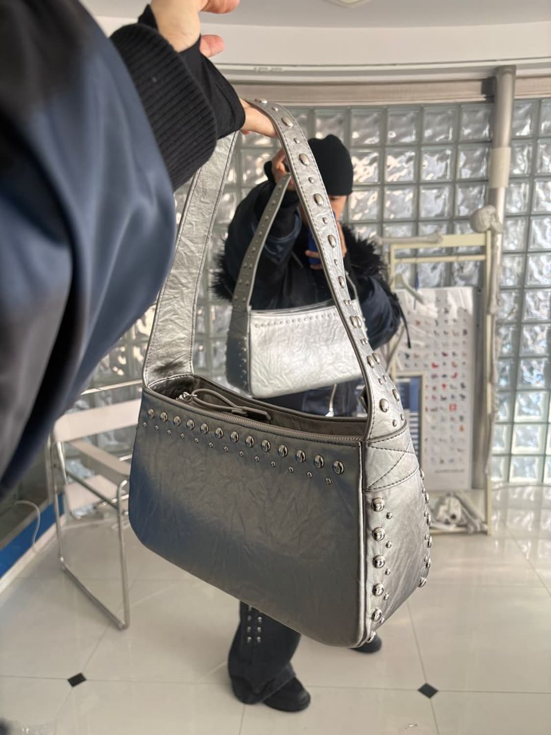 OVER STUD LEATHER SHOULDER BAG 상품이미지1