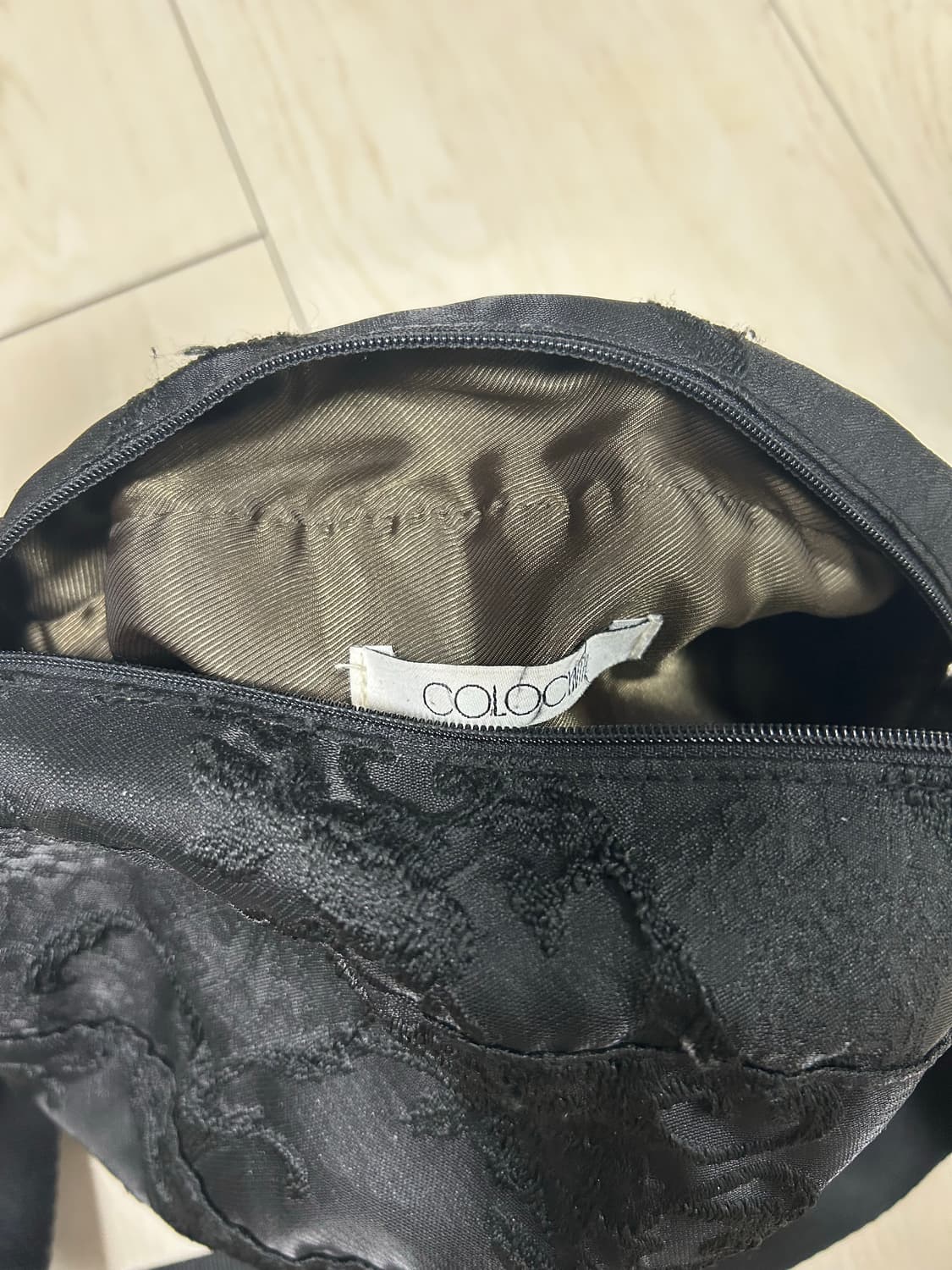 콜로신스 자카드 펌킨백 블랙 상품이미지4