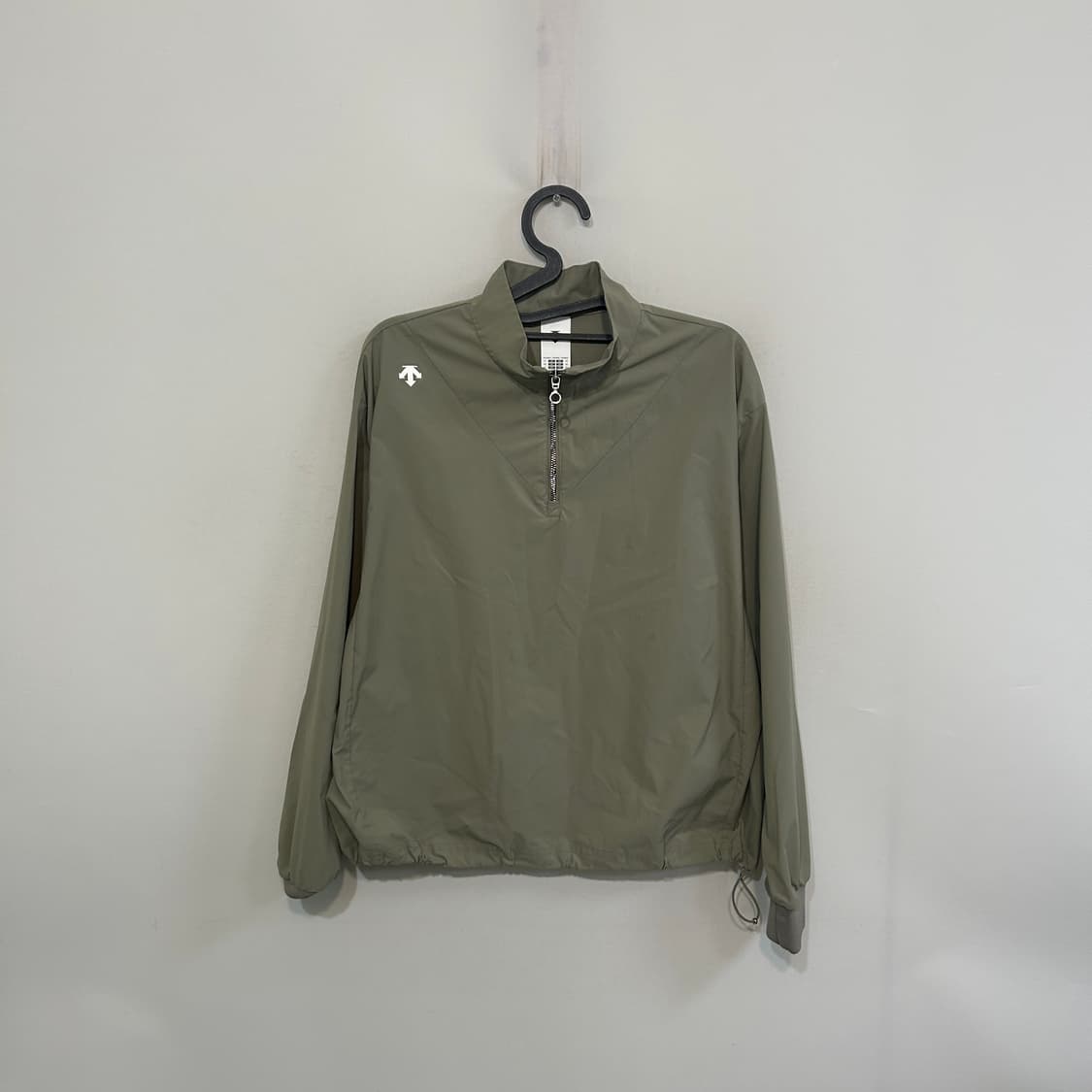 데상트 2023 여성 바람막이 아노락 90 상품이미지1