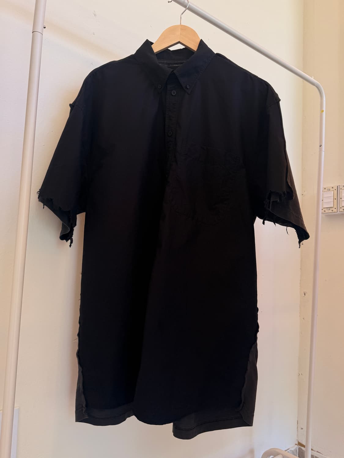 발렌시아가(Balenciaga) 메탈 BB 스텐실 하이브리드 반팔 셔츠 상품이미지1