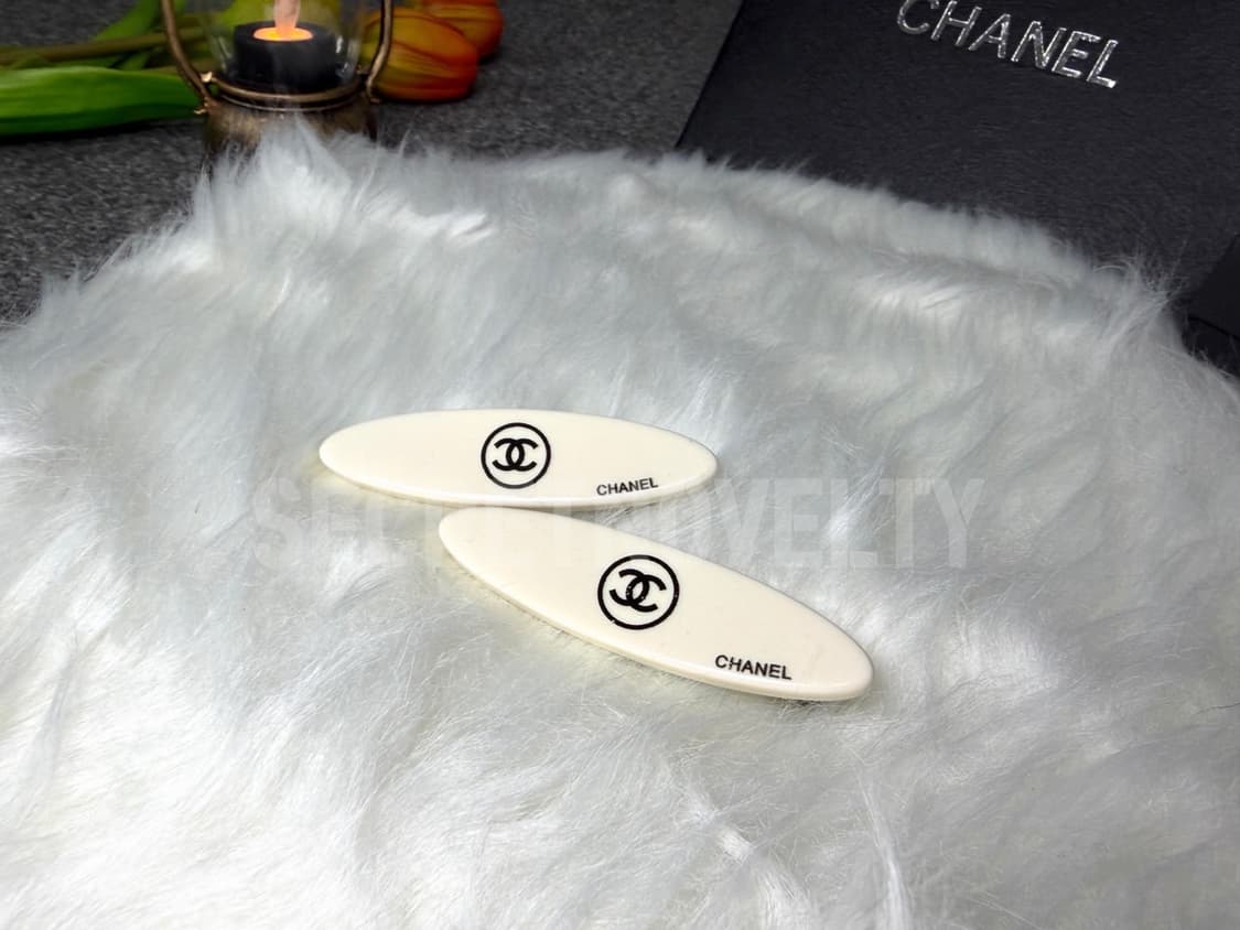 샤넬 화이트 심플 헤어클립 <1ps> 상품이미지6