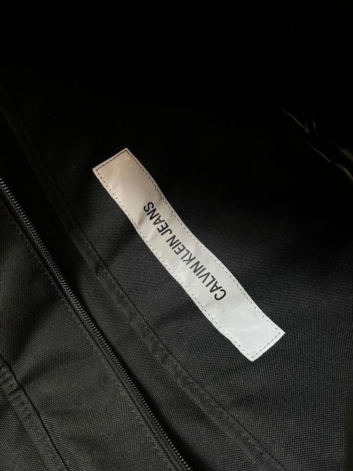 캘빈클라인진 세이프티 에센셜 메신저백 A1769 상품이미지10