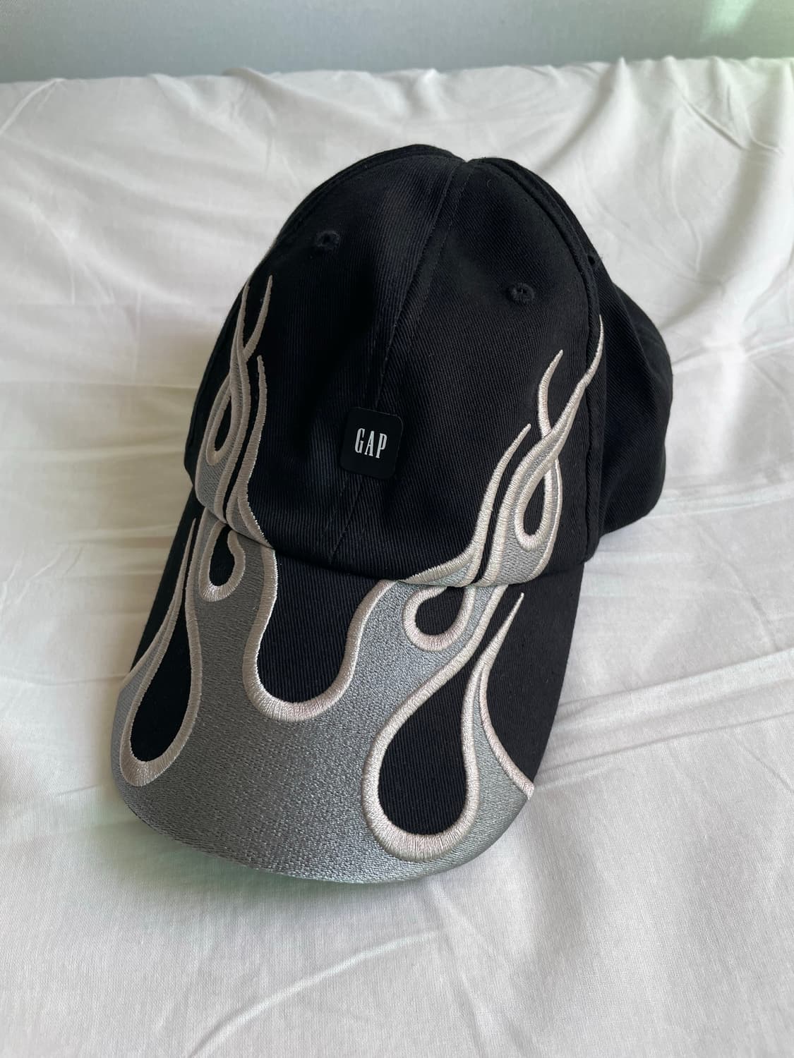 이지 갭 엔지니어드 바이 발렌시아가 플레임 캡 상품이미지1