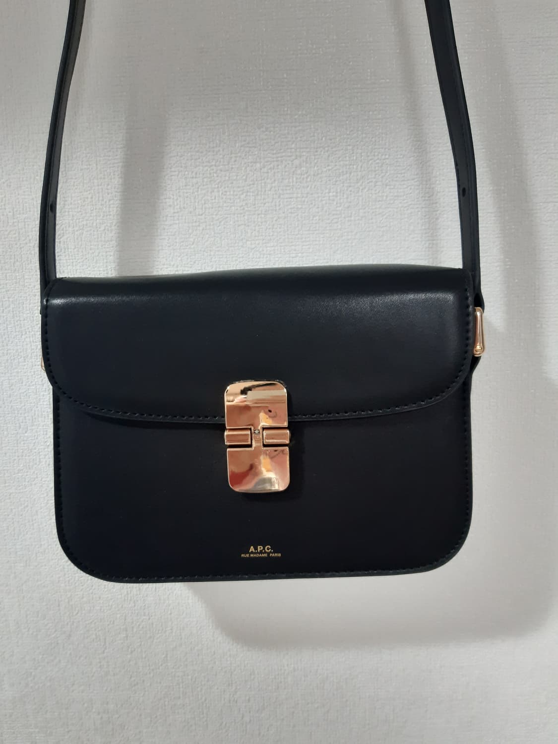 A.P.C. 숄더 크로스백  상품이미지1