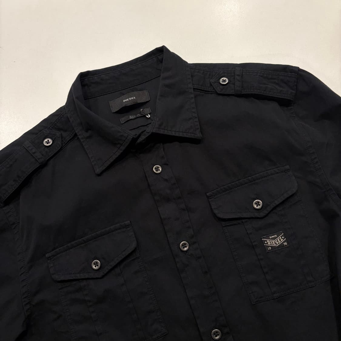 [L] 디젤 블랙 슬림핏 투포켓 셔츠 D810 상품이미지3