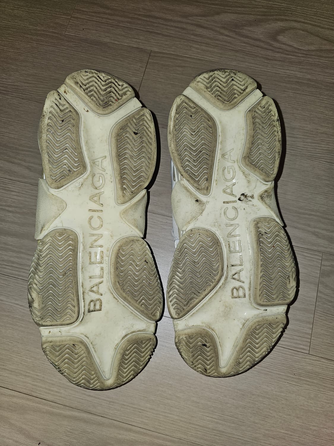 발렌시아가 트리플S 스니커즈 화이트 상품이미지6