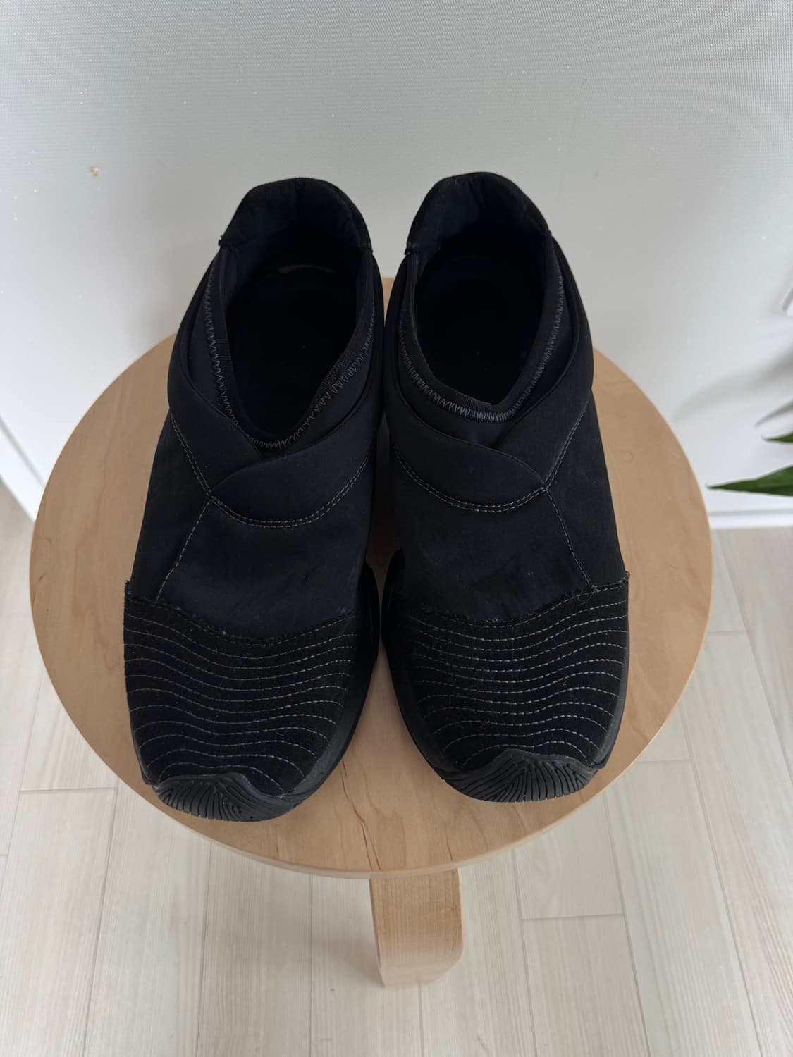 이세이 미야케 옴므플리세 믹스드 스니커즈 상품이미지2