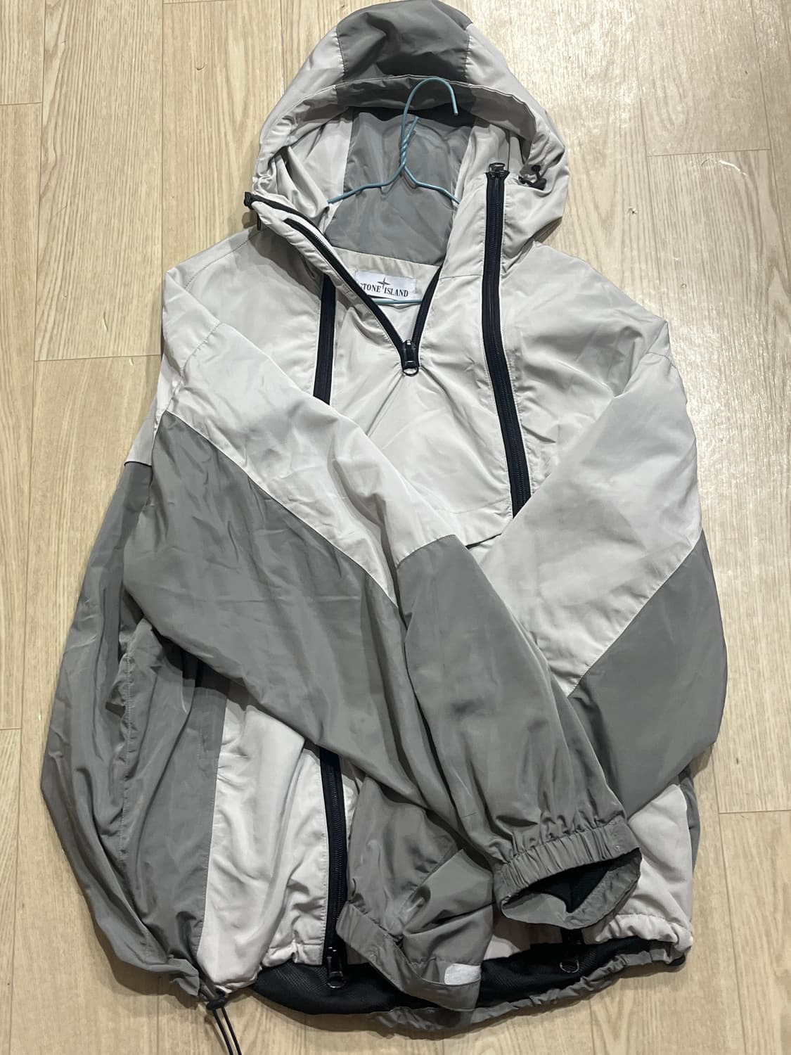 스톤아일랜드 바람막이 상품이미지1