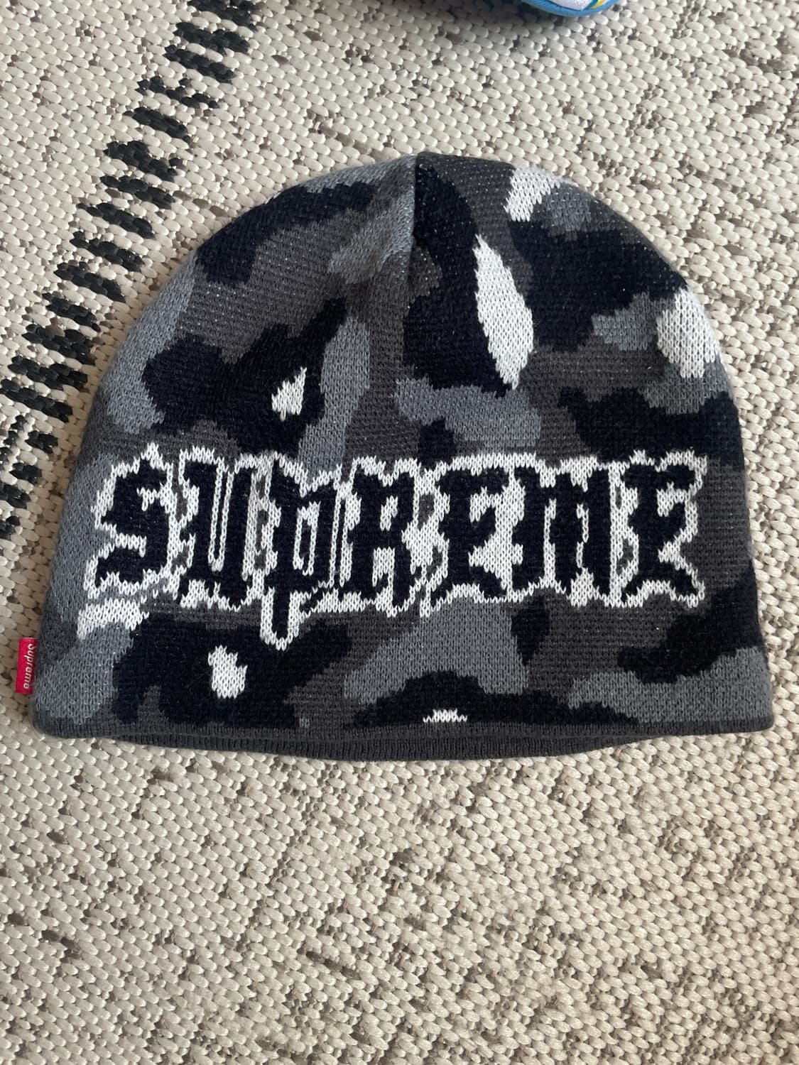 슈프림 파리 카모 비니 상품이미지1