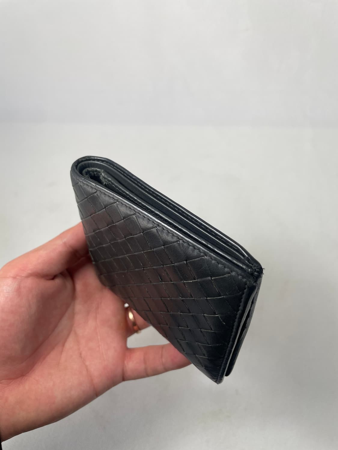 [블랙] 보테가베네타 인트레치아토 반지갑 남자지갑


 상품이미지4