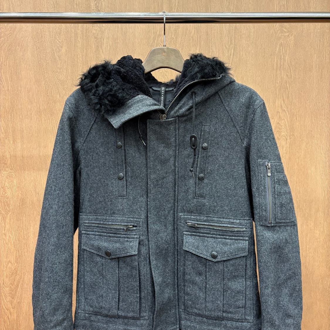 닐 바렛 울 블렌드 캐주얼 자켓 후드 안감 퍼 혼합 포켓 디테일 차콜 상품이미지4