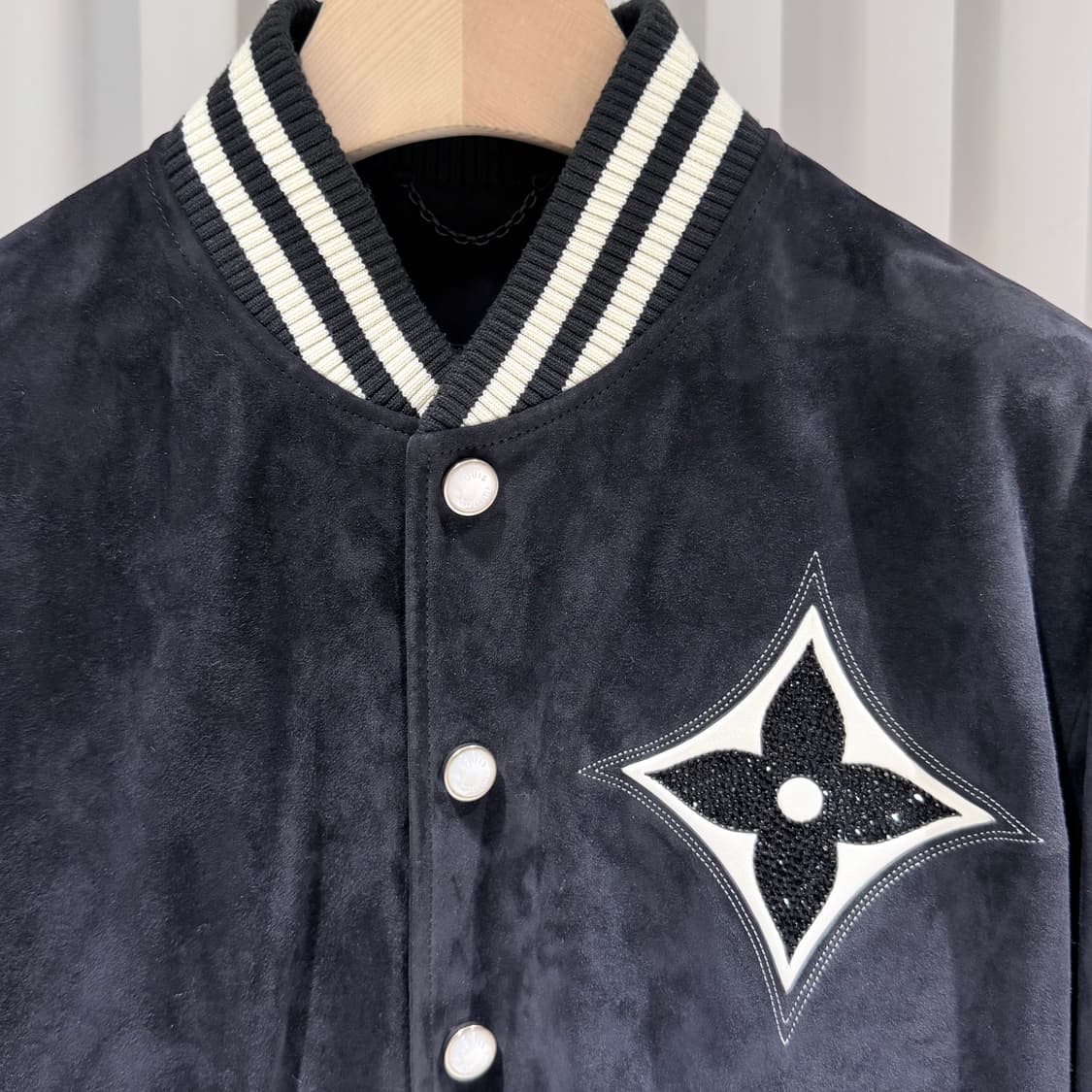 (A+/48) / 루이비통 엠벨리시드 램스킨 보머 블루종 상품이미지4