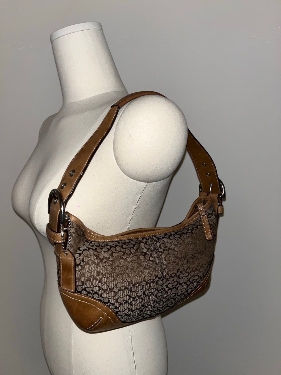 Coach Mini Beige Shoulder Bag 상품이미지4