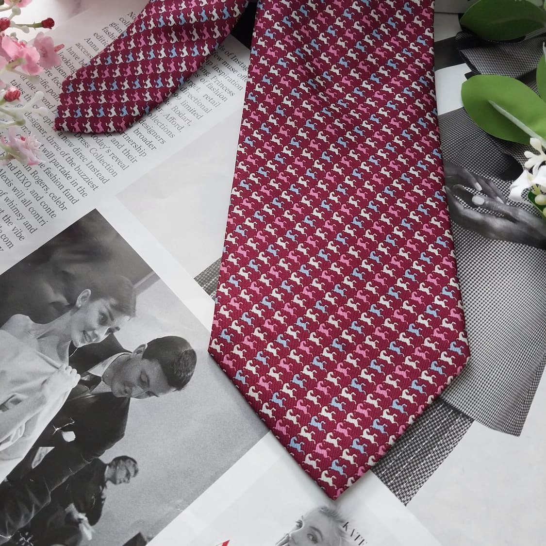 살바토레 페라가모 실크 와인 패턴 넥타이 9.3cm A+등급 K1690
 상품이미지5