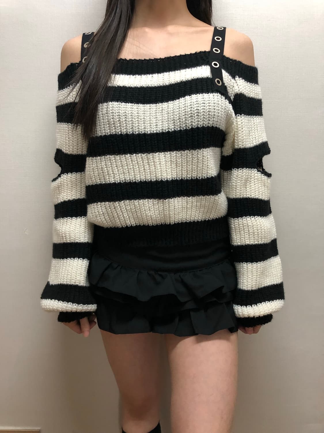빈티지 블랙 스트라이프 펑크 니트 상품이미지1