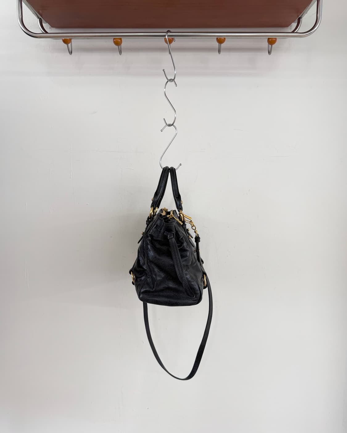 미우미우 블랙 비텔로 럭스 사첼 숄더백 상품이미지3